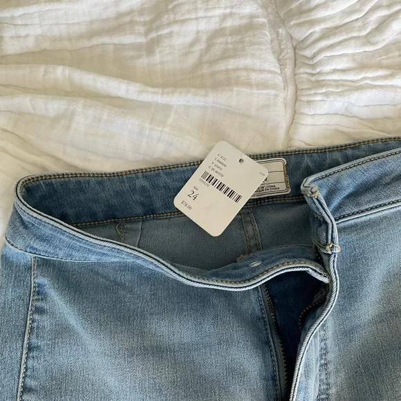 New with Tags Free People Just Float On Flare Jeans Bermondsy Blue - Picture 2 of 6